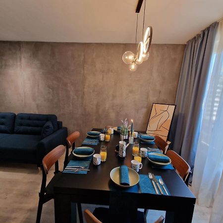 Marsselis Luxe Port Apartment Varna Exterior photo