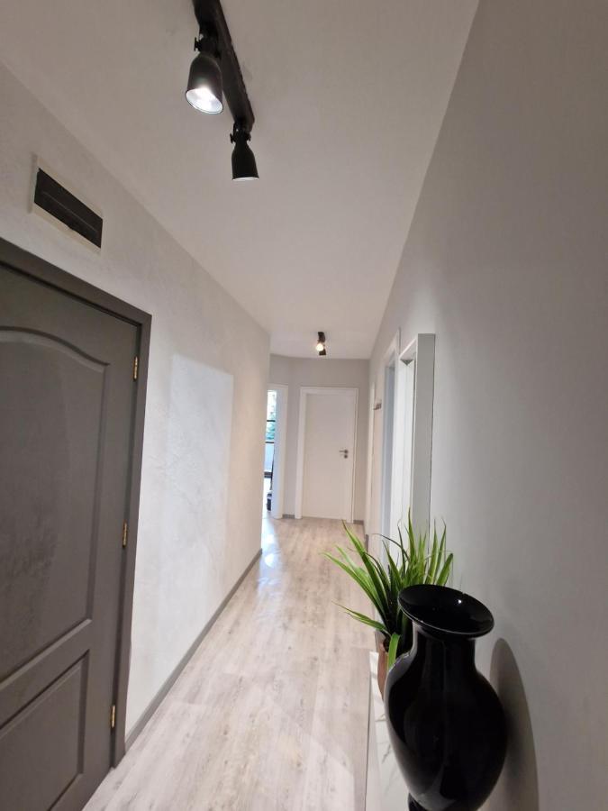 Marsselis Luxe Port Apartment Varna Exterior photo