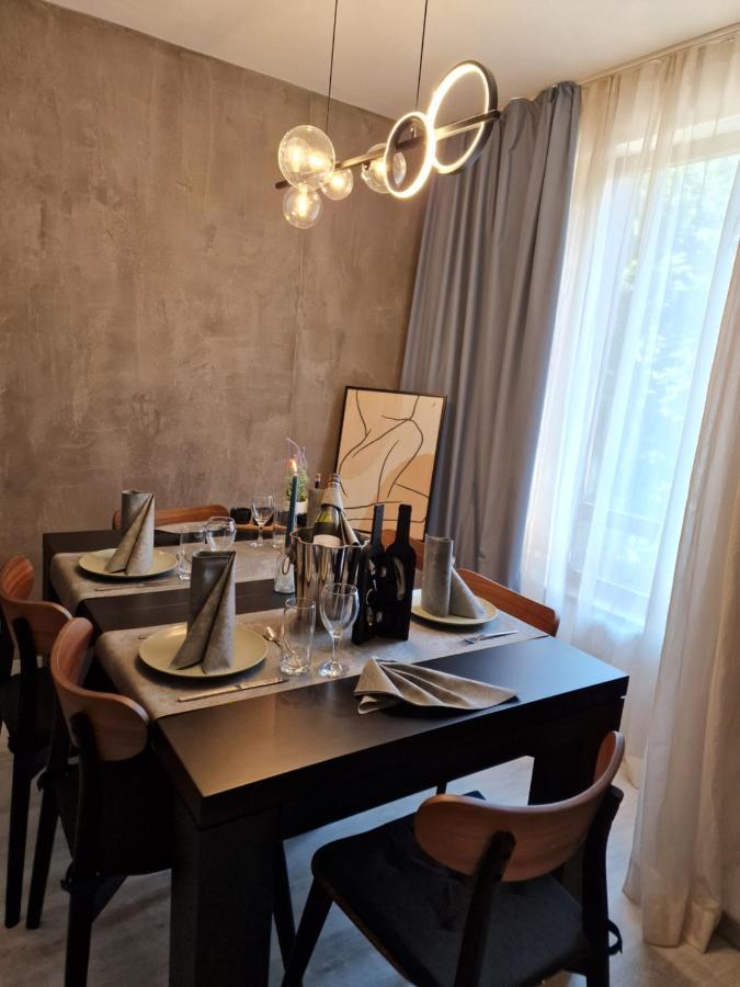 Marsselis Luxe Port Apartment Varna Exterior photo